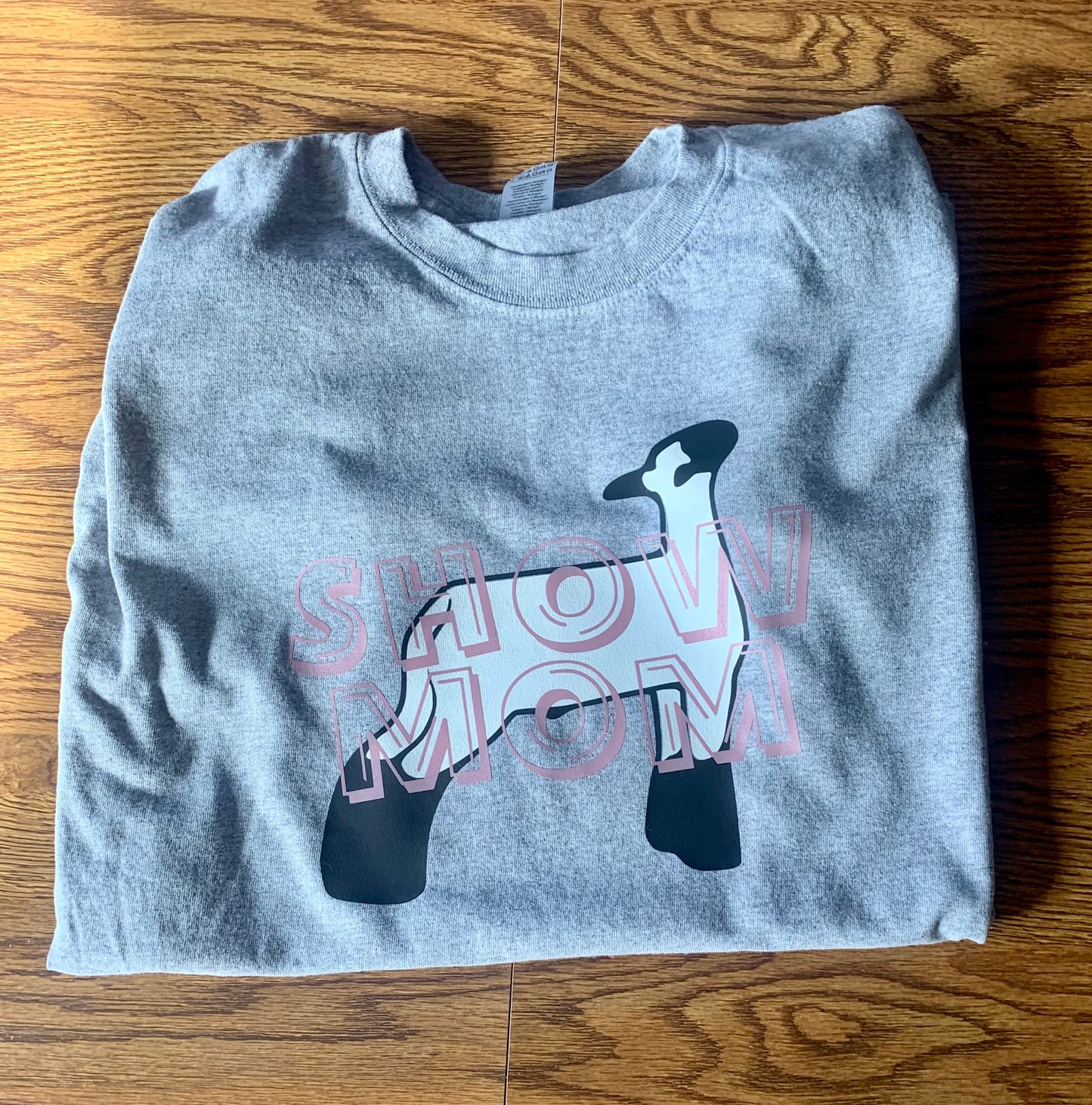 Show Mom T-shirt